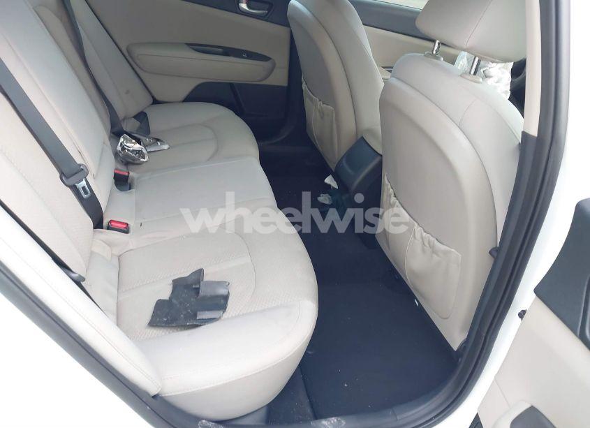 Photo 8 of 2016 Kia Optima LX (VIN 5XXGT4L38GG008245)