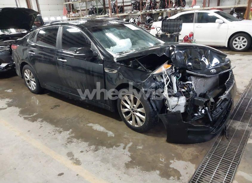 2016 Kia Optima LX (VIN 5XXGT4L38GG020623) main photo