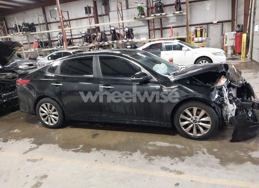 Photo 12 of 2016 Kia Optima LX (VIN 5XXGT4L38GG020623)