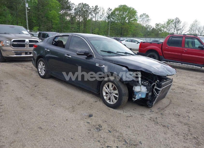 2016 Kia Optima LX (VIN 5XXGT4L38GG023697) main photo