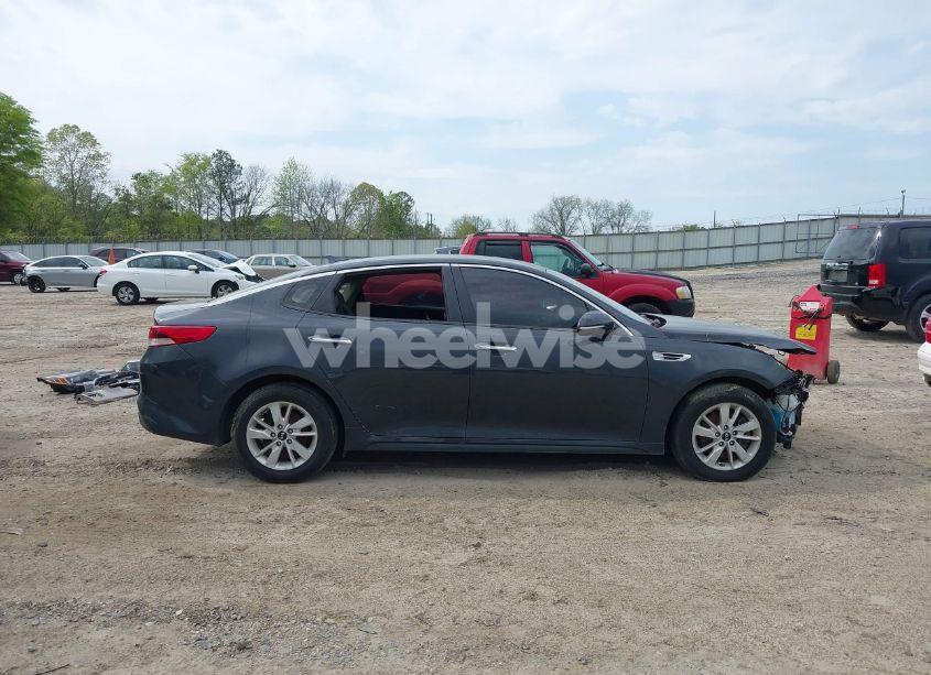 Photo 13 of 2016 Kia Optima LX (VIN 5XXGT4L38GG023697)
