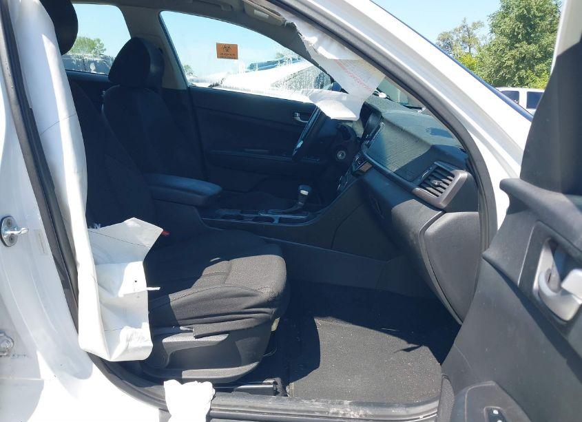 Photo 5 of 2016 Kia Optima LX (VIN 5XXGT4L38GG029855)