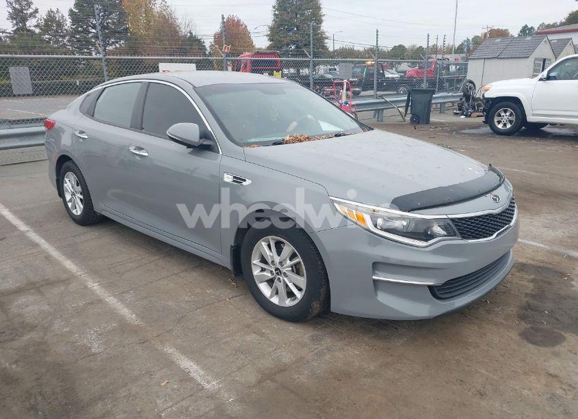 2016 Kia Optima LX (VIN 5XXGT4L38GG049202) main photo