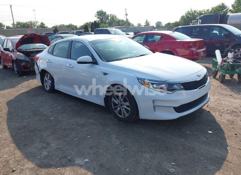 2016 Kia Optima LX (VIN 5XXGT4L38GG101007) main photo