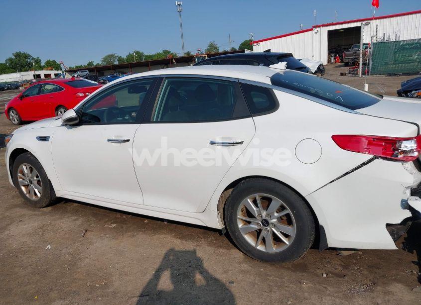 Photo 14 of 2016 Kia Optima LX (VIN 5XXGT4L38GG101007)