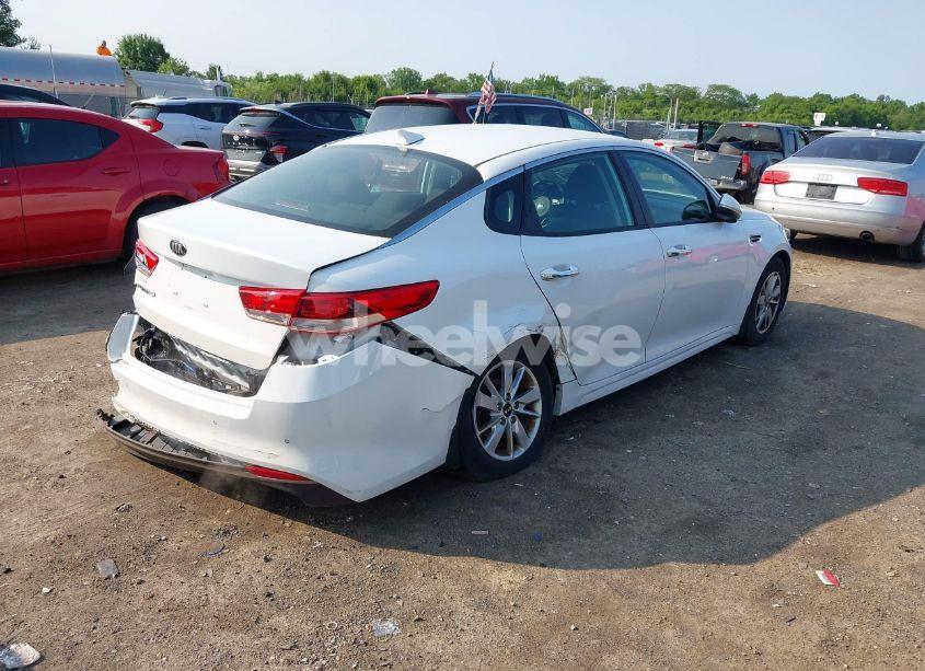 Photo 4 of 2016 Kia Optima LX (VIN 5XXGT4L38GG101007)