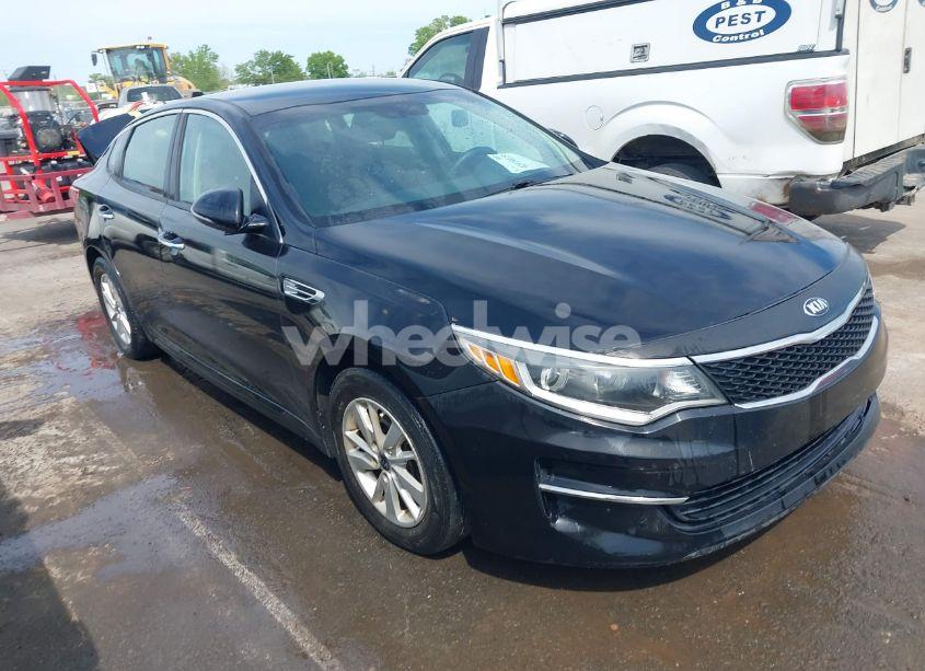 2016 Kia Optima LX (VIN 5XXGT4L38GG103100) main photo