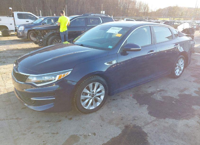 Photo 2 of 2017 Kia Optima LX (VIN 5XXGT4L38HG146773)