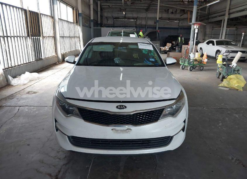 Photo 12 of 2018 Kia Optima LX (VIN 5XXGT4L38JG189645)