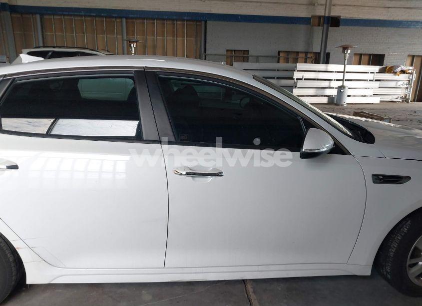 Photo 13 of 2018 Kia Optima LX (VIN 5XXGT4L38JG189645)