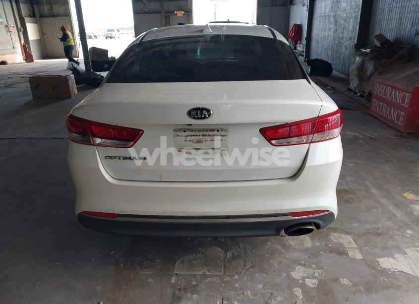 Photo 16 of 2018 Kia Optima LX (VIN 5XXGT4L38JG189645)