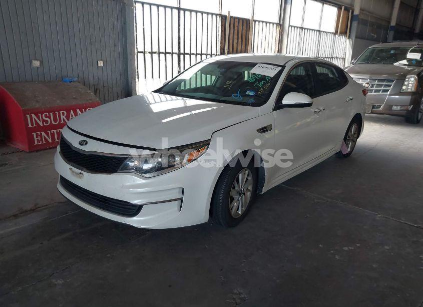 Photo 2 of 2018 Kia Optima LX (VIN 5XXGT4L38JG189645)