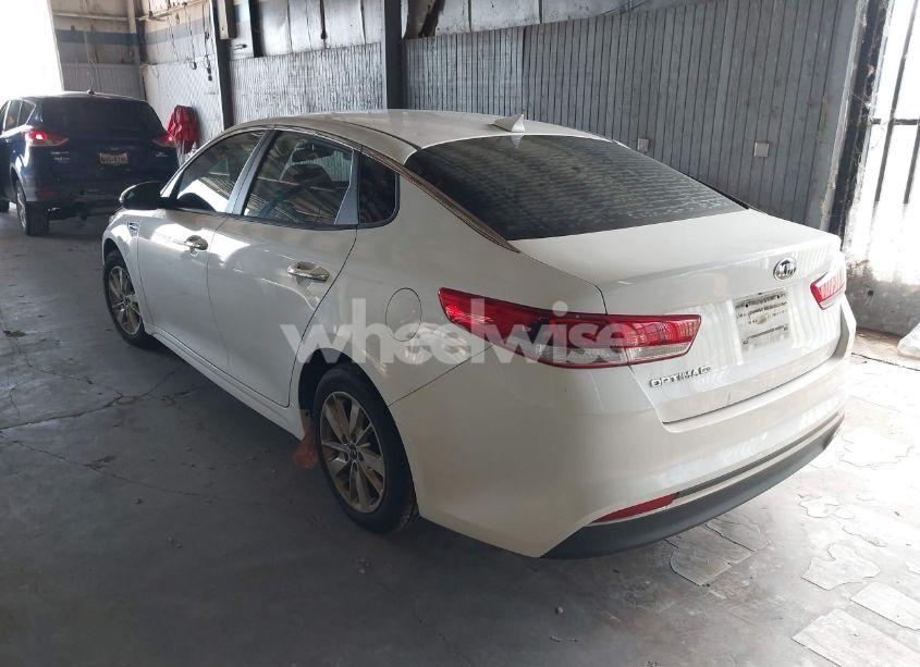 Photo 3 of 2018 Kia Optima LX (VIN 5XXGT4L38JG189645)