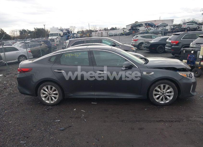 Photo 14 of 2018 Kia Optima S (VIN 5XXGT4L38JG190763)