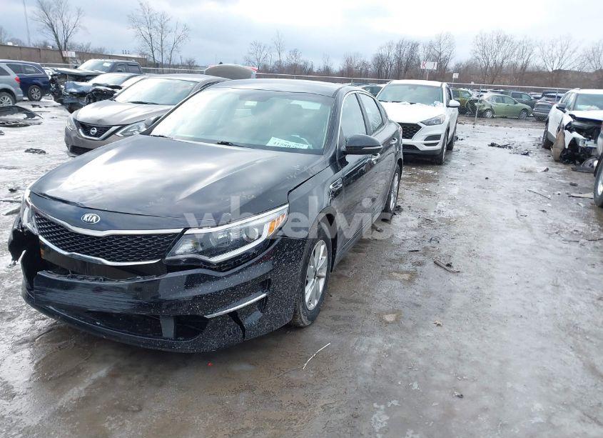 Photo 2 of 2018 Kia Optima LX (VIN 5XXGT4L38JG222725)