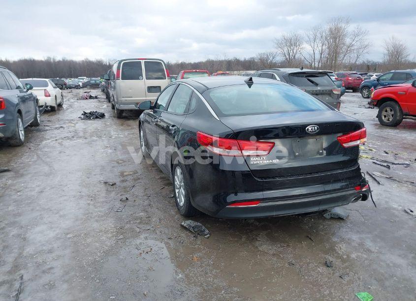 Photo 3 of 2018 Kia Optima LX (VIN 5XXGT4L38JG222725)