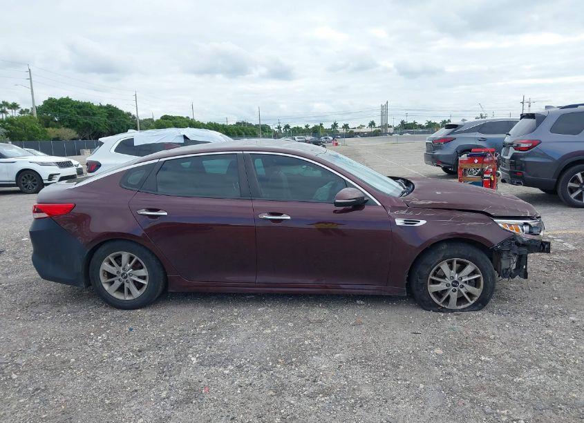 Photo 13 of 2018 Kia Optima LX (VIN 5XXGT4L38JG227696)