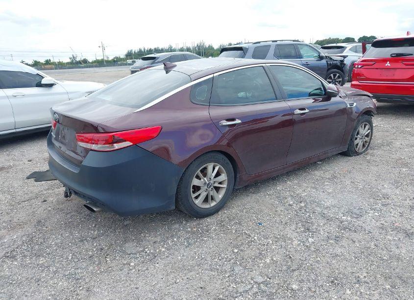 Photo 4 of 2018 Kia Optima LX (VIN 5XXGT4L38JG227696)