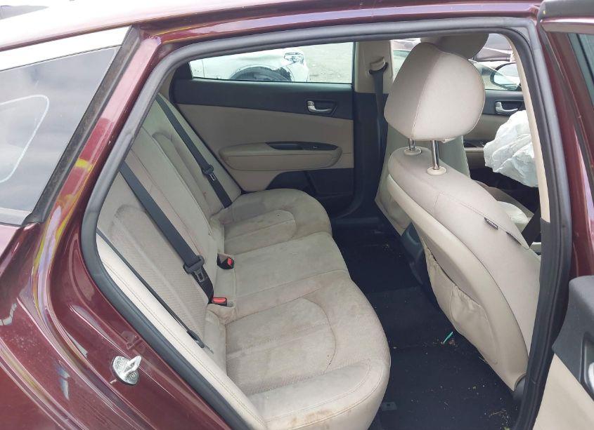 Photo 8 of 2018 Kia Optima LX (VIN 5XXGT4L38JG227696)