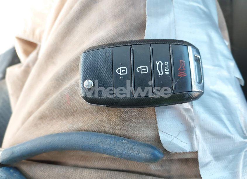 Photo 11 of 2018 Kia Optima LX (VIN 5XXGT4L38JG228279)