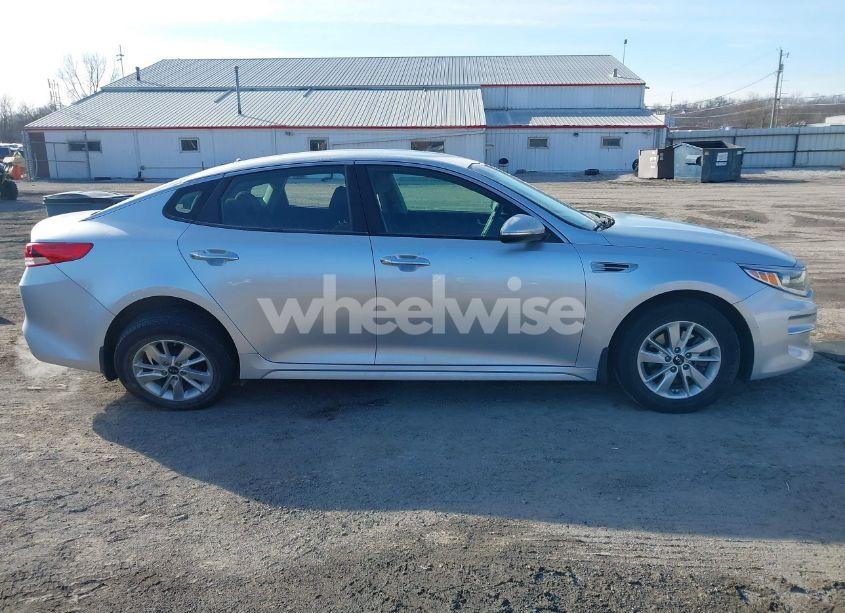 Photo 13 of 2018 Kia Optima LX (VIN 5XXGT4L38JG228279)