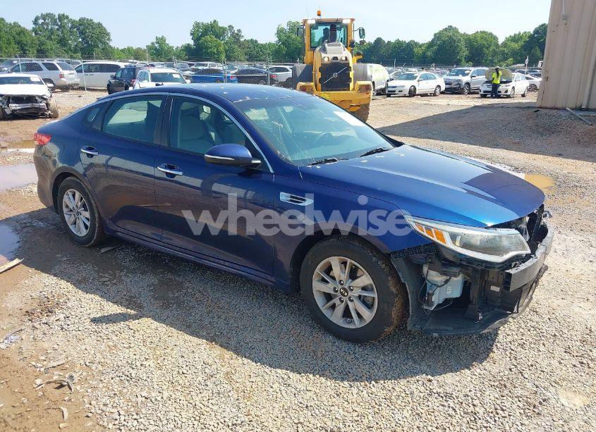 2018 Kia Optima LX (VIN 5XXGT4L38JG229819) main photo