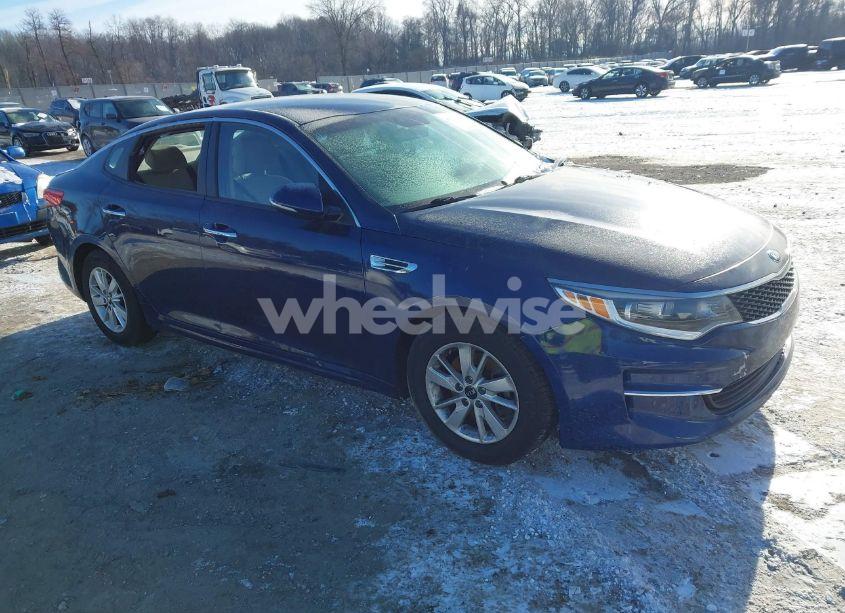 2018 Kia Optima LX (VIN 5XXGT4L38JG231277) main photo