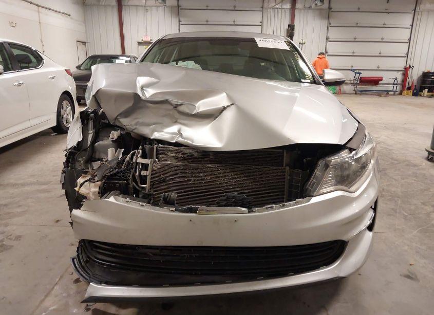 Photo 13 of 2018 Kia Optima LX (VIN 5XXGT4L38JG232624)