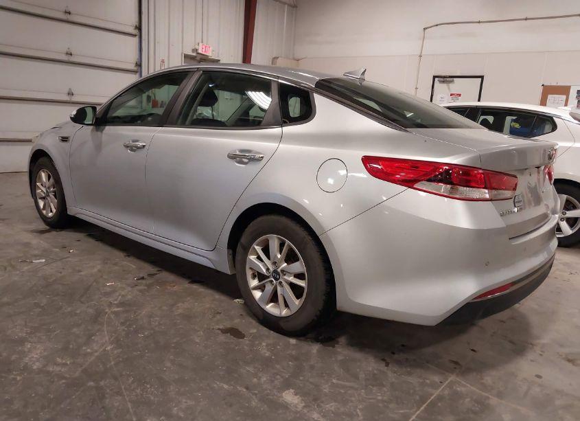 Photo 3 of 2018 Kia Optima LX (VIN 5XXGT4L38JG232624)