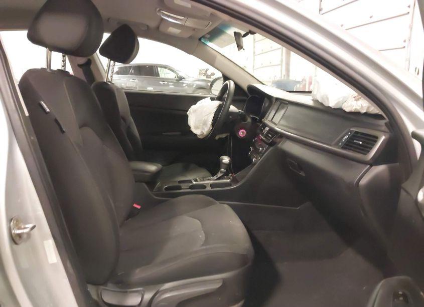 Photo 5 of 2018 Kia Optima LX (VIN 5XXGT4L38JG232624)