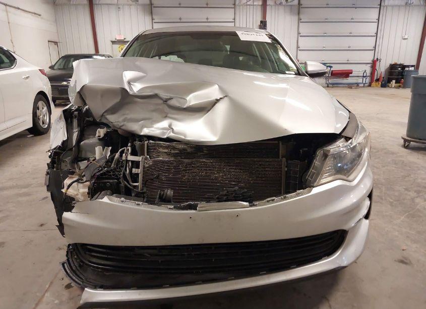 Photo 6 of 2018 Kia Optima LX (VIN 5XXGT4L38JG232624)