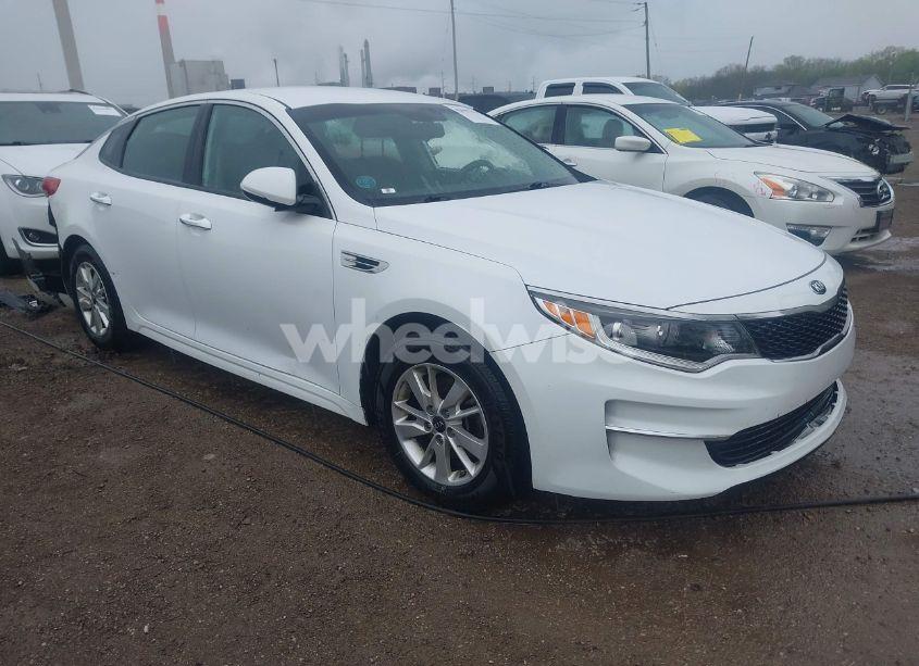 2018 Kia Optima LX (VIN 5XXGT4L38JG236267) main photo