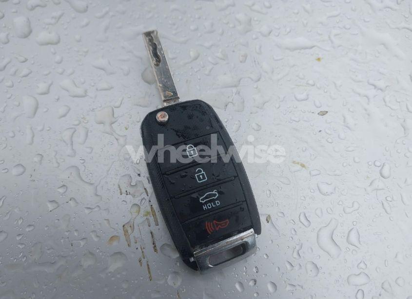 Photo 11 of 2018 Kia Optima LX (VIN 5XXGT4L38JG236267)