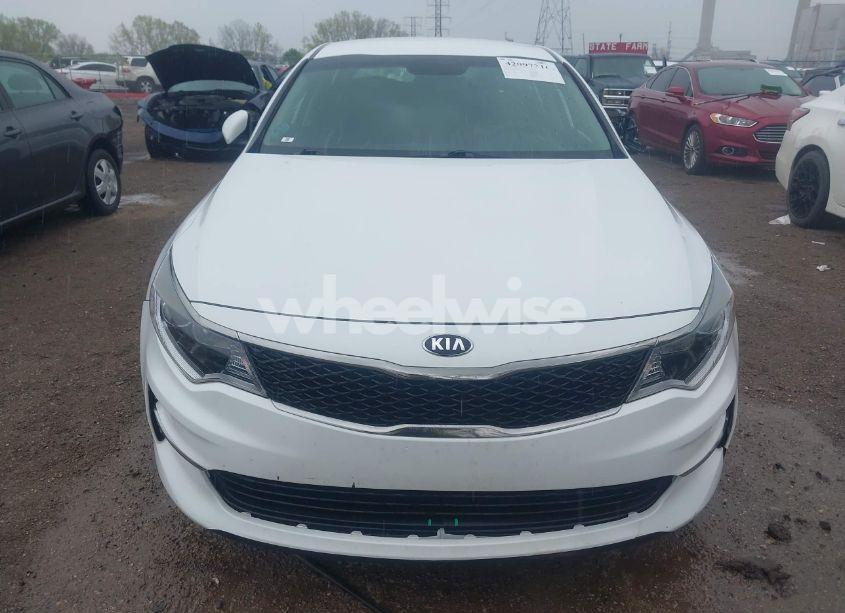 Photo 13 of 2018 Kia Optima LX (VIN 5XXGT4L38JG236267)