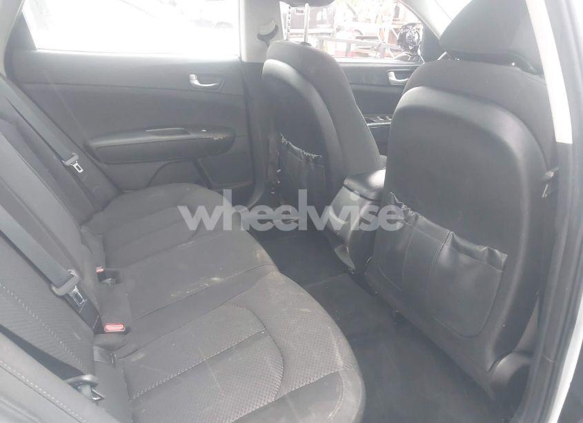 Photo 8 of 2018 Kia Optima LX (VIN 5XXGT4L38JG236267)