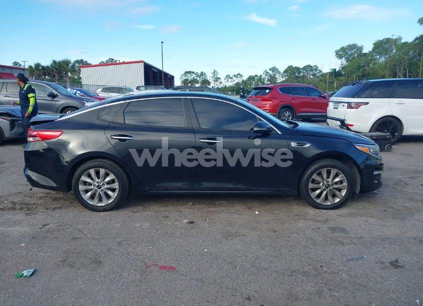 Photo 13 of 2018 Kia Optima LX (VIN 5XXGT4L38JG256924)