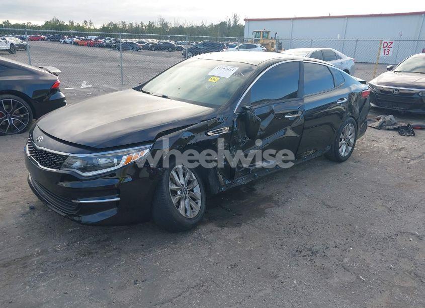 Photo 2 of 2018 Kia Optima LX (VIN 5XXGT4L38JG256924)