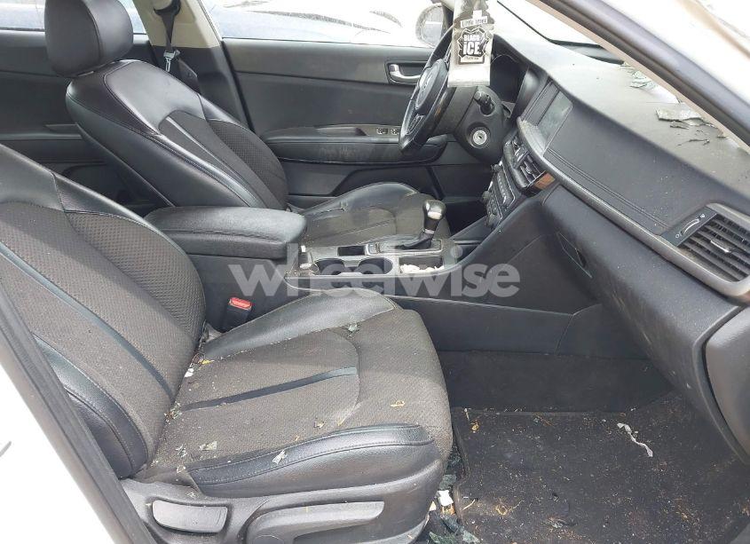Photo 5 of 2018 Kia Optima S (VIN 5XXGT4L38JG258916)