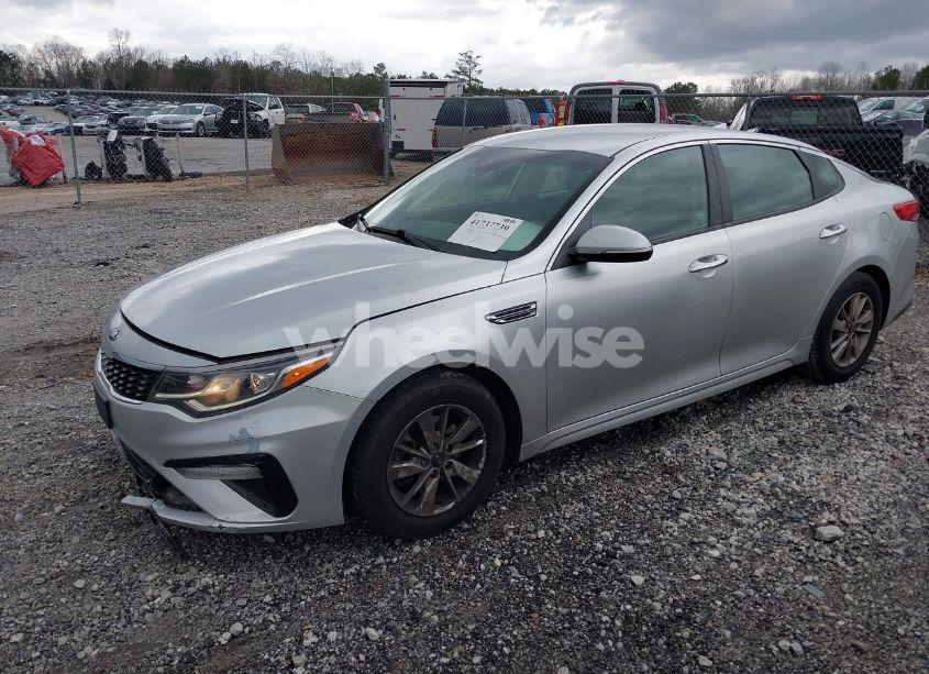 Photo 2 of 2019 Kia Optima LX (VIN 5XXGT4L38KG282053)