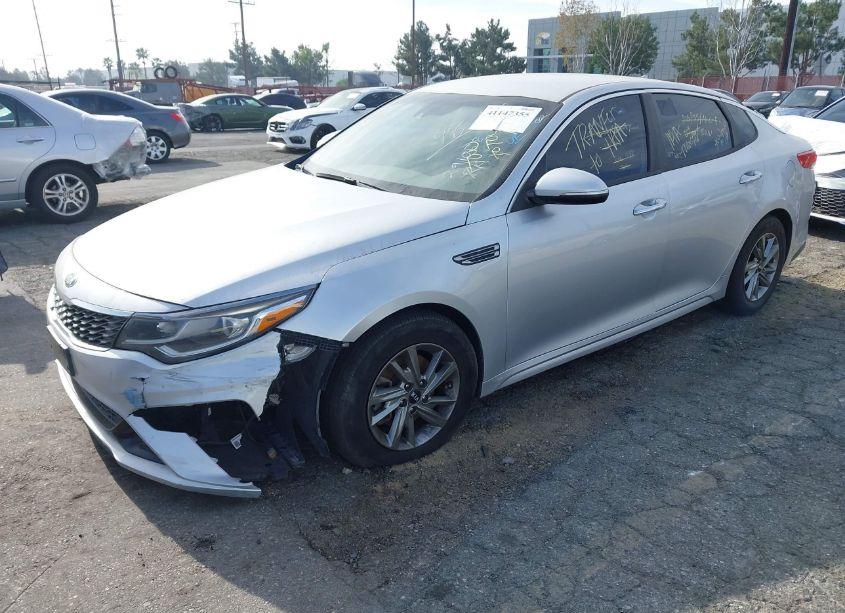Photo 2 of 2019 Kia Optima LX (VIN 5XXGT4L38KG291058)