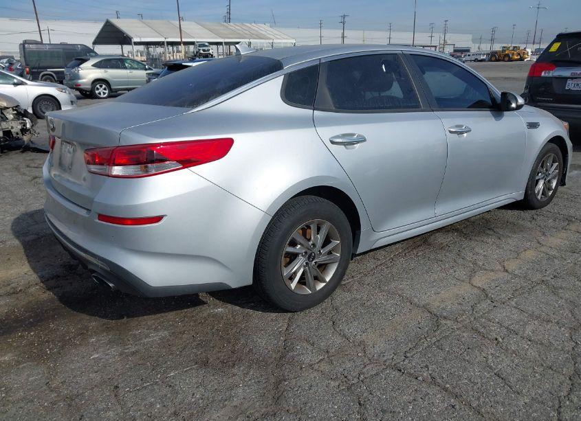 Photo 4 of 2019 Kia Optima LX (VIN 5XXGT4L38KG291058)