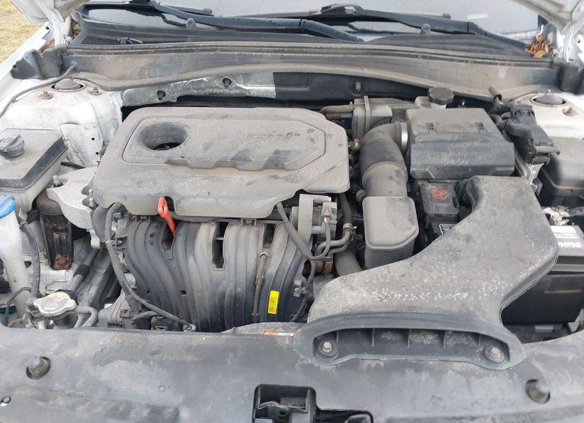 Photo 10 of 2019 Kia Optima LX (VIN 5XXGT4L38KG294669)