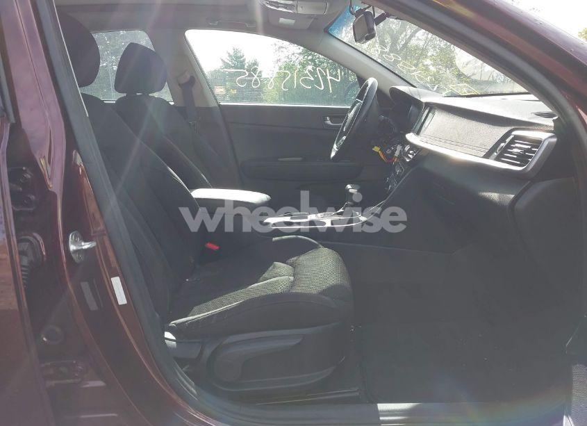 Photo 5 of 2019 Kia Optima LX (VIN 5XXGT4L38KG300261)