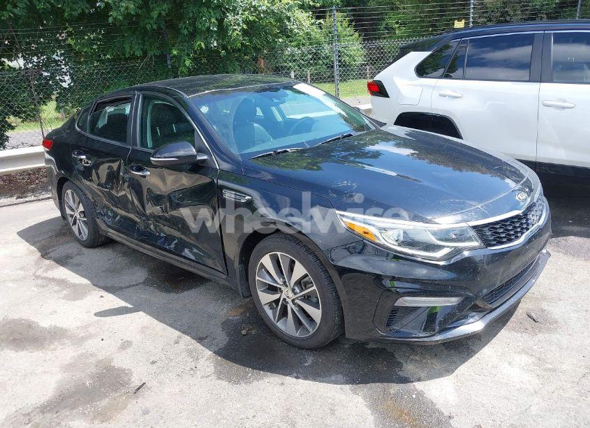 2019 Kia Optima S (VIN 5XXGT4L38KG303595) main photo