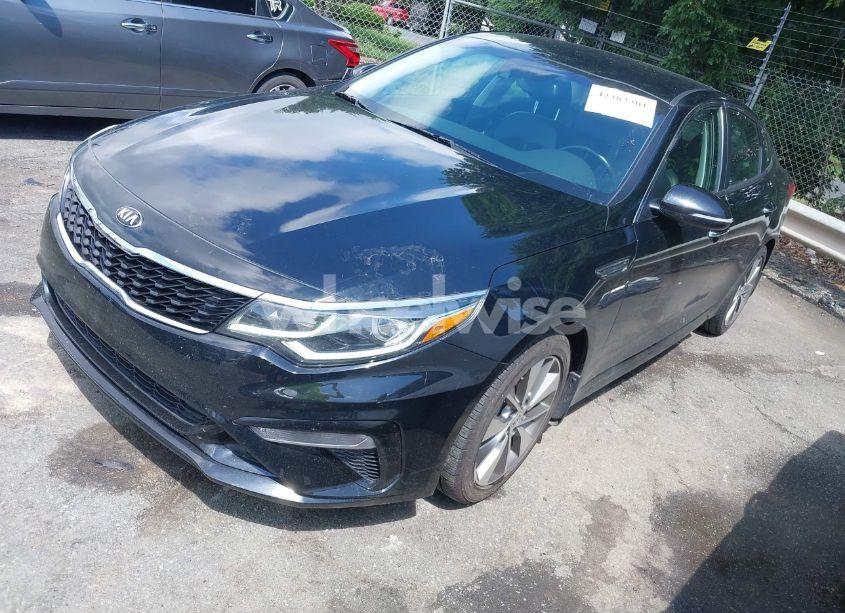 Photo 2 of 2019 Kia Optima S (VIN 5XXGT4L38KG303595)