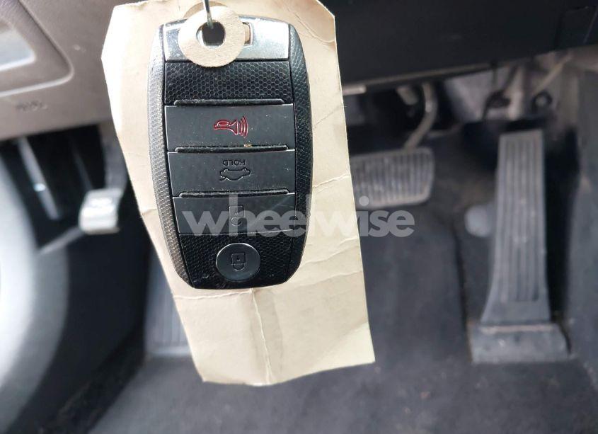 Photo 11 of 2019 Kia Optima S (VIN 5XXGT4L38KG309347)