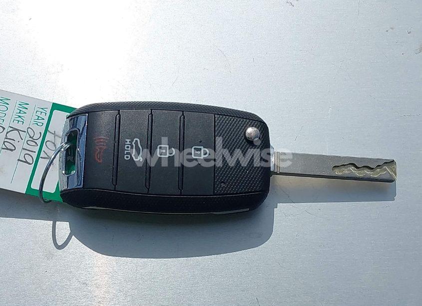 Photo 11 of 2019 Kia Optima LX (VIN 5XXGT4L38KG320865)