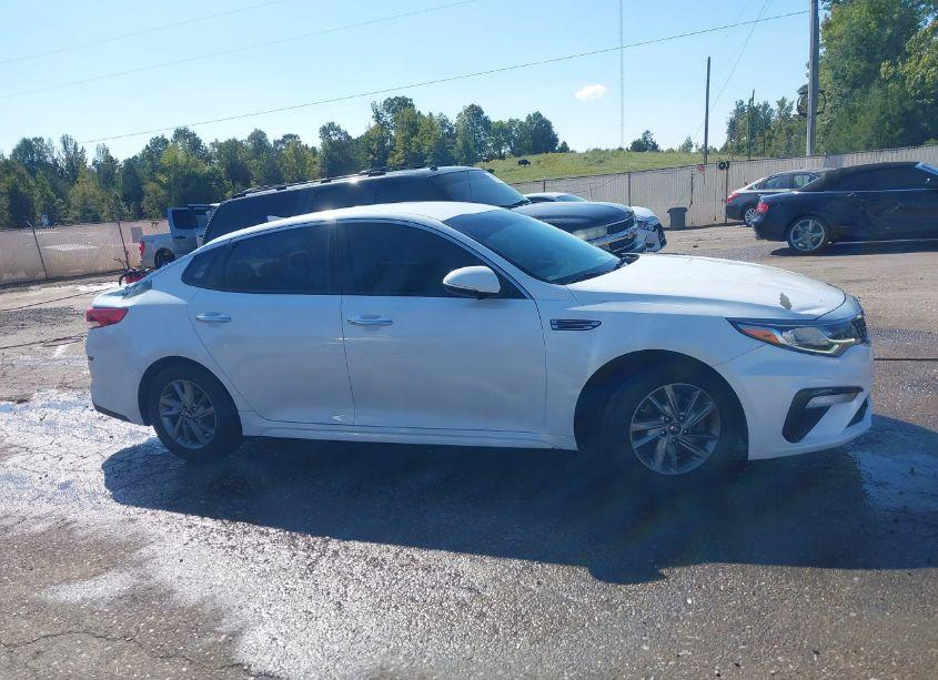 Photo 13 of 2019 Kia Optima LX (VIN 5XXGT4L38KG321840)