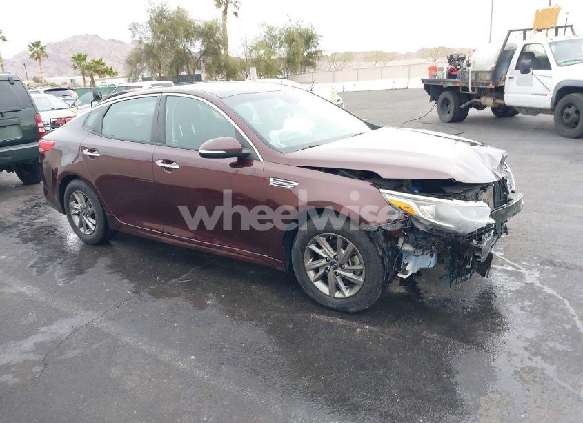 2019 Kia Optima LX (VIN 5XXGT4L38KG337200) main photo