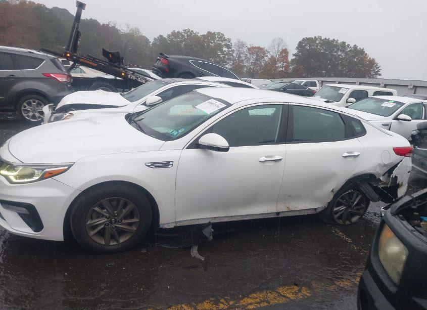 Photo 14 of 2019 Kia Optima LX (VIN 5XXGT4L38KG341652)